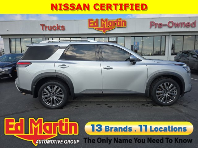 2022 Nissan Pathfinder SL
