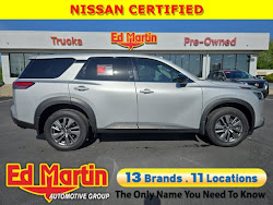 2023 Nissan Pathfinder SV