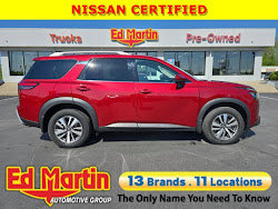 2022 Nissan Pathfinder SL