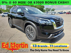 2025 Nissan Pathfinder SL