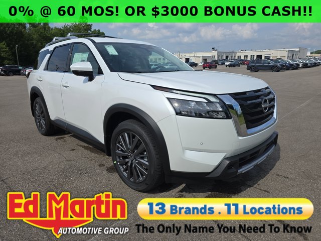 2025 Nissan Pathfinder SL