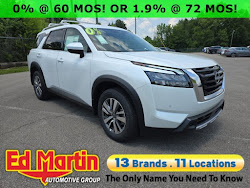 2025 Nissan Pathfinder SL