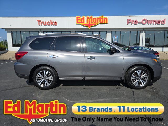 2017 Nissan Pathfinder SL