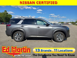 2025 Nissan Pathfinder SL