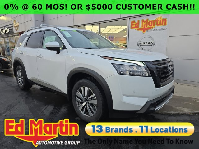 2025 Nissan Pathfinder SL