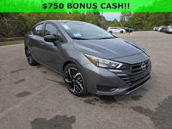 2025 Nissan Versa SR