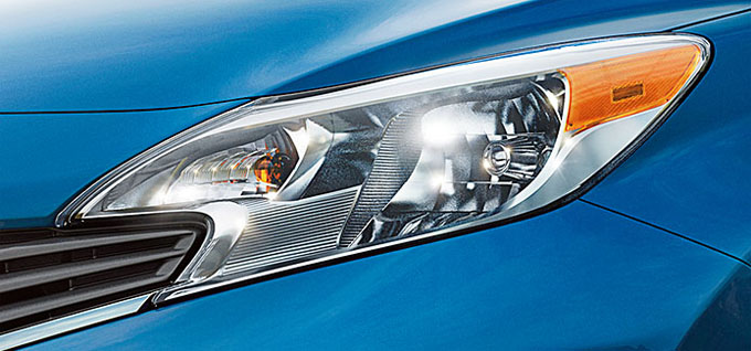2015 Nissan Versa Note Multi-reflector halogen headlights